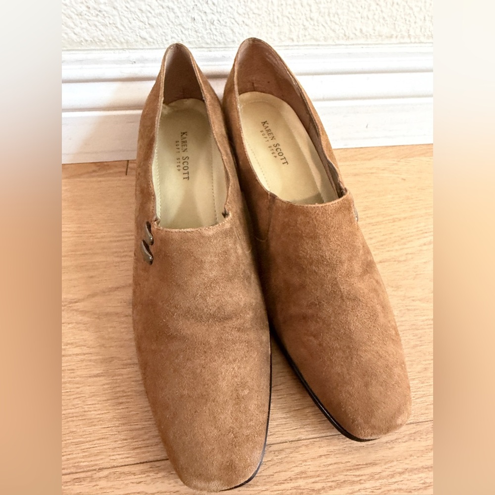 NWOB Karen Scott Brown Suede Low Heel Pumps Womens Size 10 Comfort Shoes - Picture 2 of 8